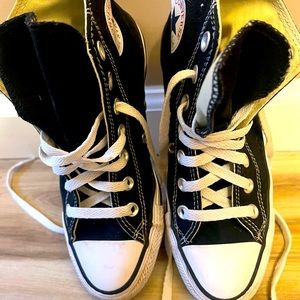 Black chuck Taylor converse